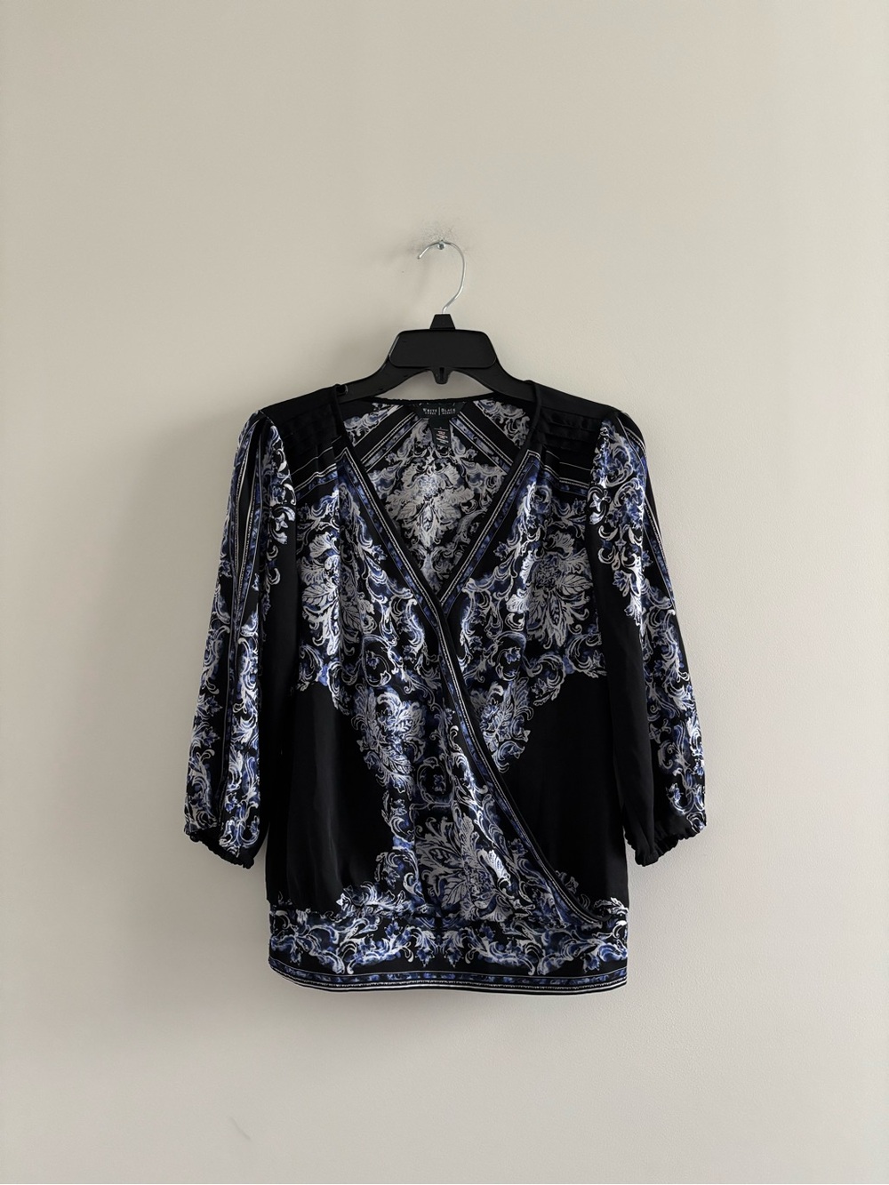 White House Black Market Wrap Top Black Blue Paisley Women 4 Office Whimsigoth